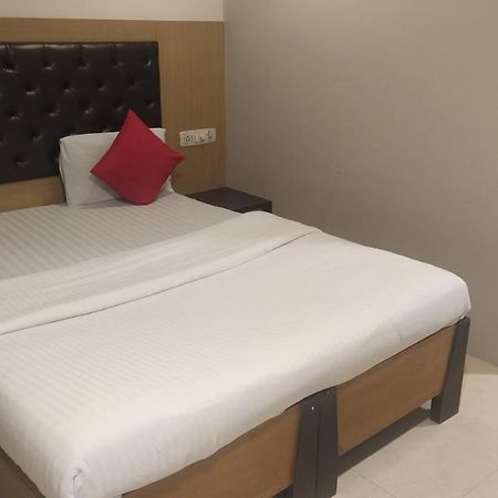 Belapurpada Hotel Palm Star מראה חיצוני תמונה